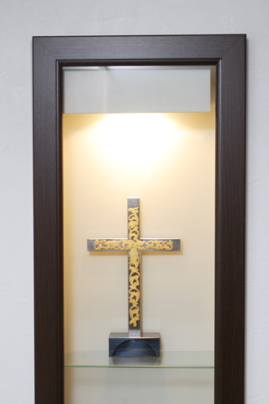 プラチナ箔　十字架　ディスプレイ例